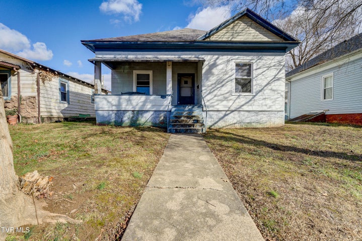 1st photo of 231 3rd Street