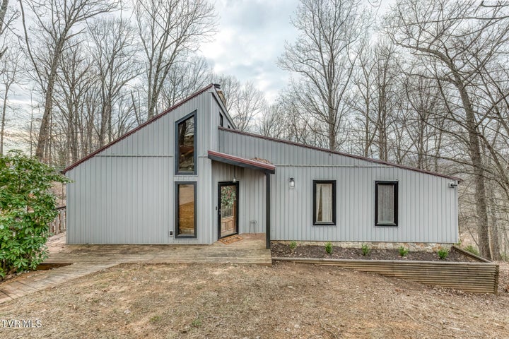 1st photo of 704 Stuffle Street