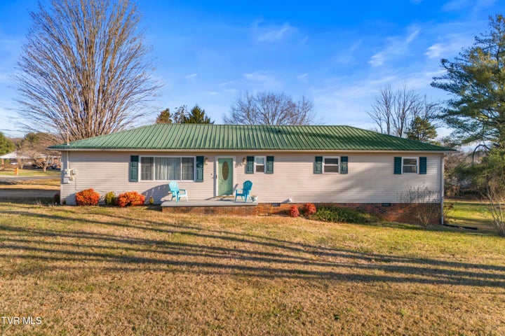 1st photo of 100 Carroll Circle