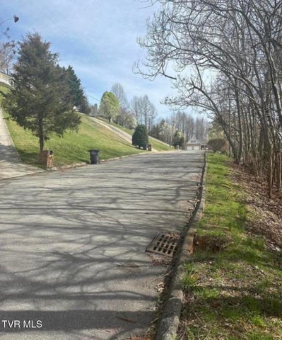 1st photo of 322 Bayberry Drive