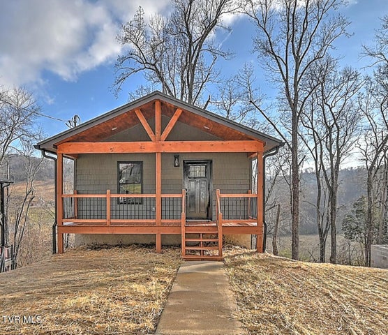 1st photo of 145 Daniel Lane