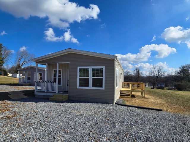 1st photo of 2204 Oak St Street