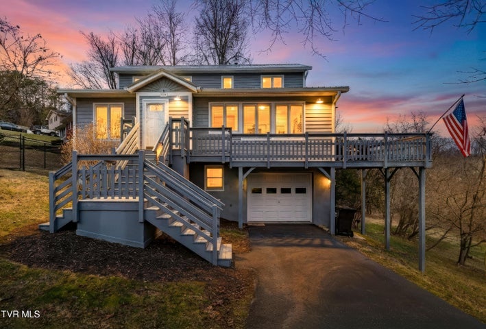 1st photo of 317 Sawyer Circle