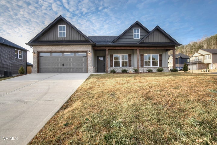 1st photo of 547 Catalina Court