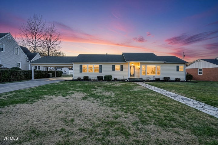 1st photo of 205 Daytona Place