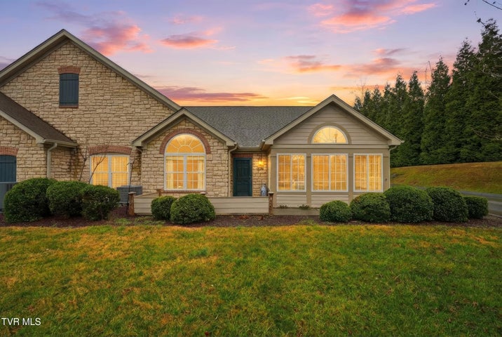 1st photo of 1721 Skyland Falls Court