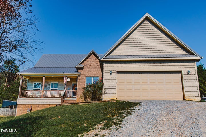 1st photo of 948 Chestnut Grove Road