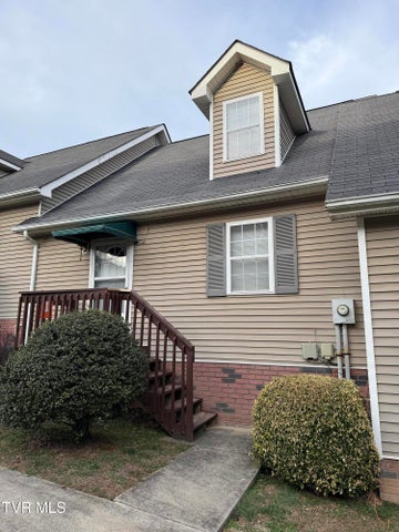 1st photo of 802 Cambridgeshire Court