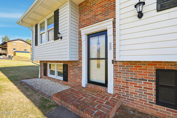 1st photo of 2660 Warren Drive Drive