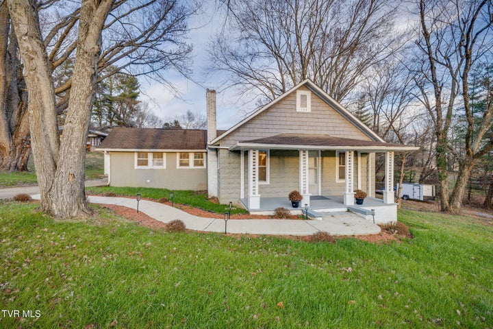 1st photo of 133 Pinehurst Drive