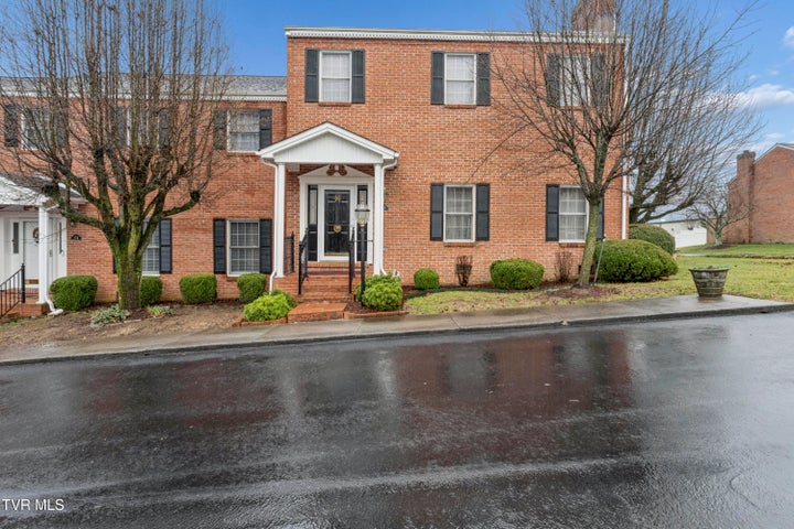 1st photo of 2734 Oakland Avenue