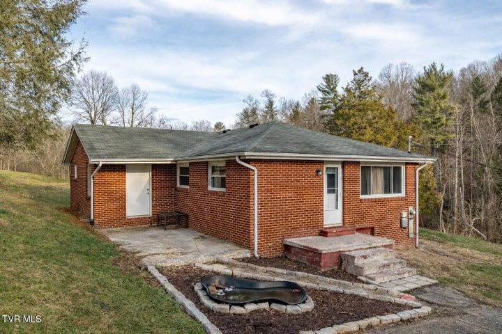 1st photo of 722 Beidleman Creek Road