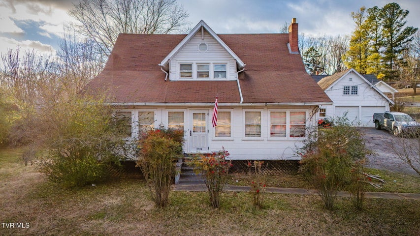 1st photo of 2704 Fort Henry Drive