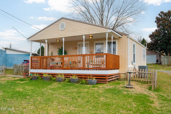 1st photo of 4255 Bluff City Highway