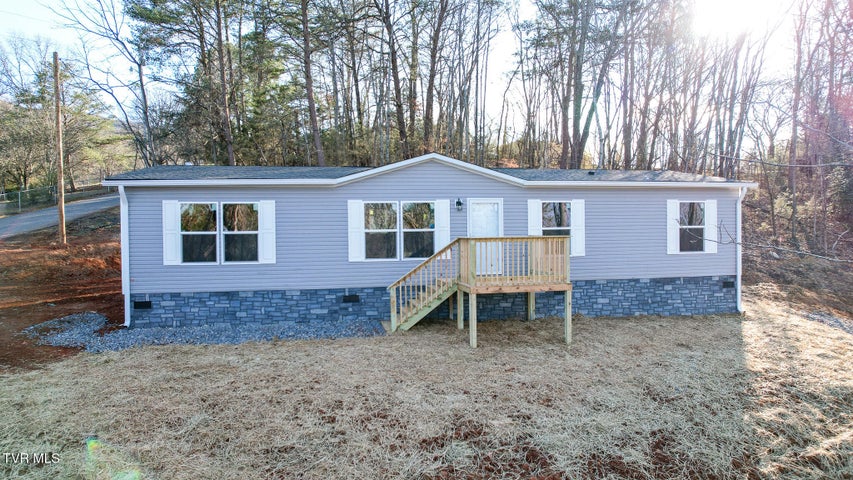 1st photo of 1512 Red Bud Dr 