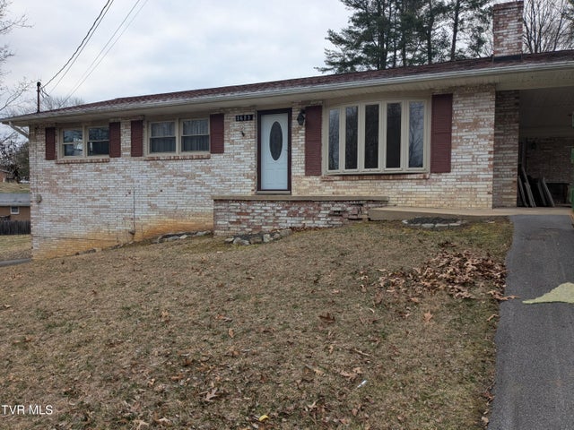 1st photo of 5653 Apache Drive