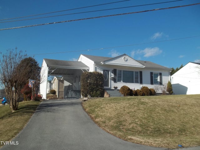 1st photo of 1012 College Avenue