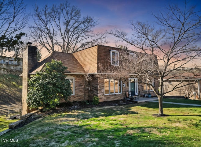 1st photo of 1210 Tanglewood Drive