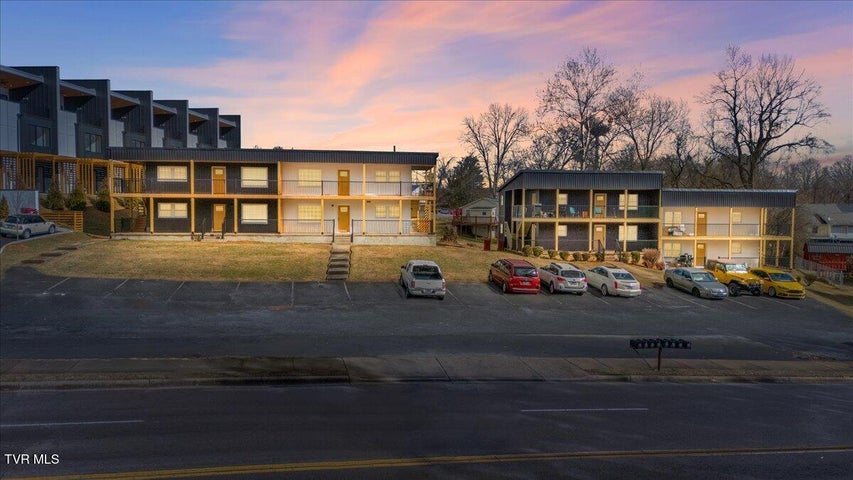 1st photo of 1412 Knob Creek Road