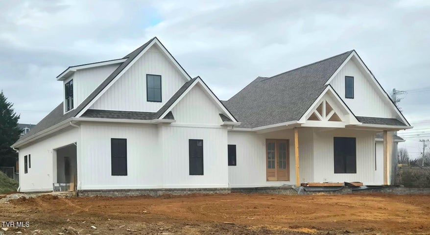 1st photo of 100 Wiltshire Drive