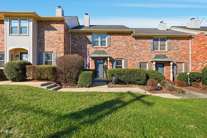 1st photo of 1707 Lakeview Dr 