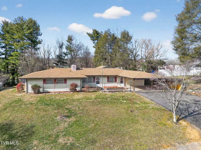 1st photo of 228 Sioux Road