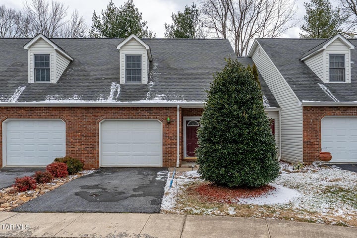 1st photo of 7 Cherokee Ridge Court