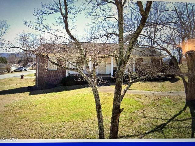 1st photo of 220 Fern Street