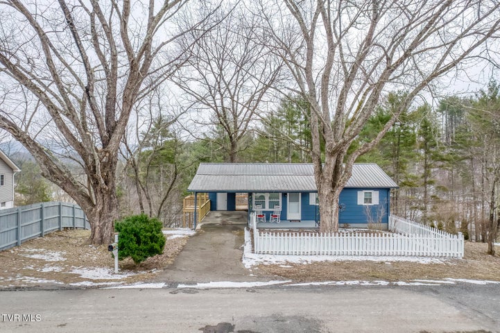 1st photo of 502 Hospital Hill Road