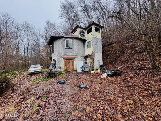 1st photo of 115 Old Cemetary Road