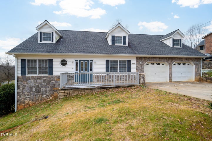 1st photo of 744 Stuffle Street