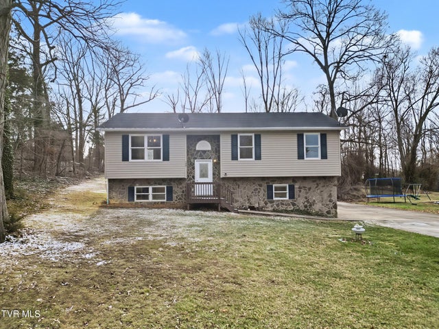 1st photo of 399 Hillcrest Drive