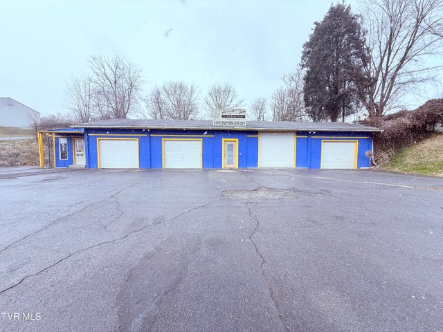 1st photo of 220 Main Boulevard