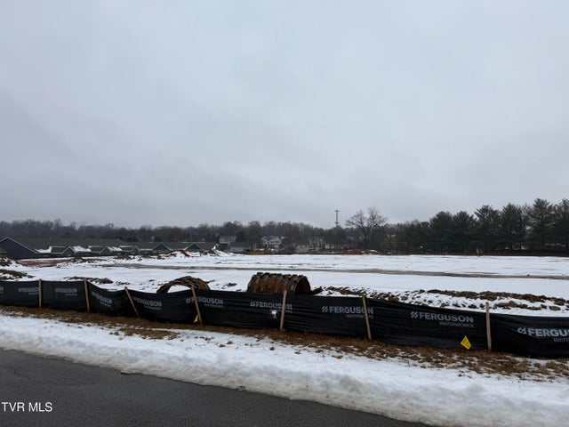 1st photo of 205 Presidential Drive