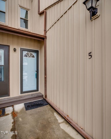 1st photo of 780 Hamilton Road