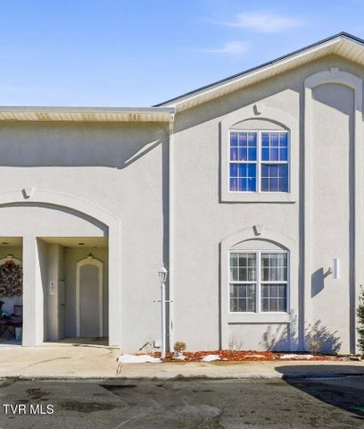 1st photo of 807 Fain Avenue