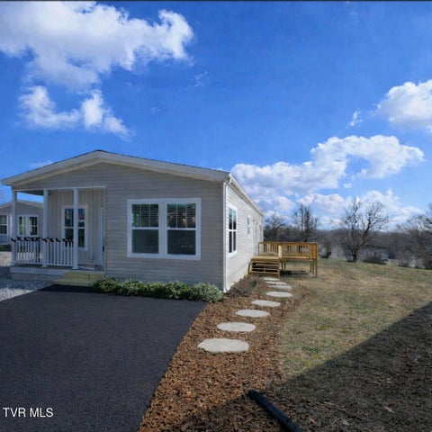 1st photo of 2204 Oak St Street