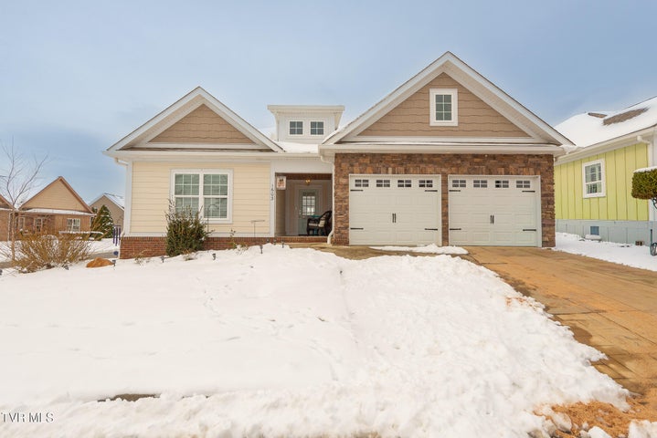 1st photo of 1603 Maple Ridge Court