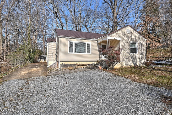 1st photo of 152 Woodland Drive