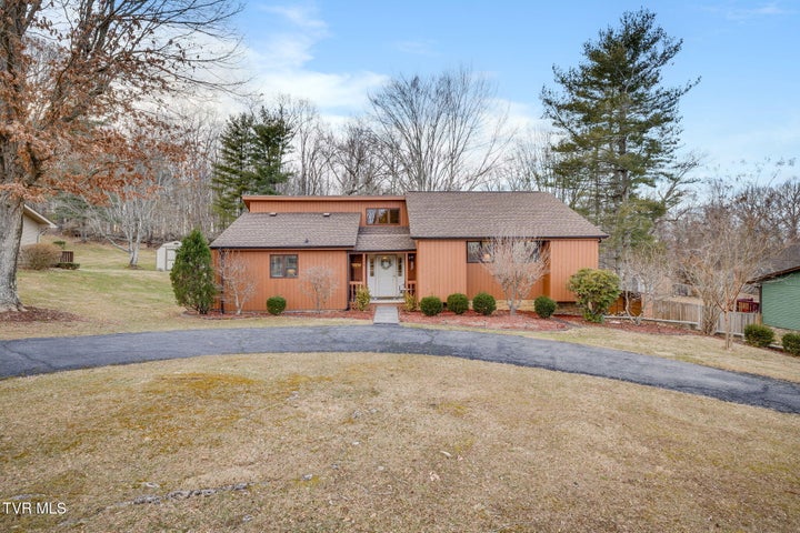 1st photo of 185 Picadilly Lane