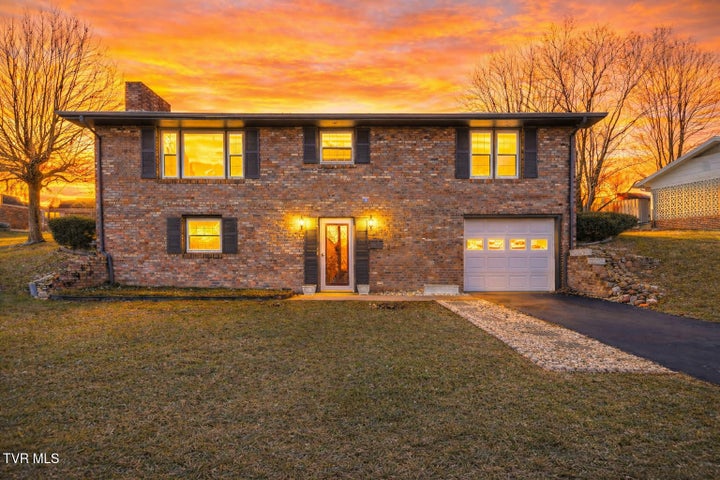 1st photo of 844 Fain Avenue