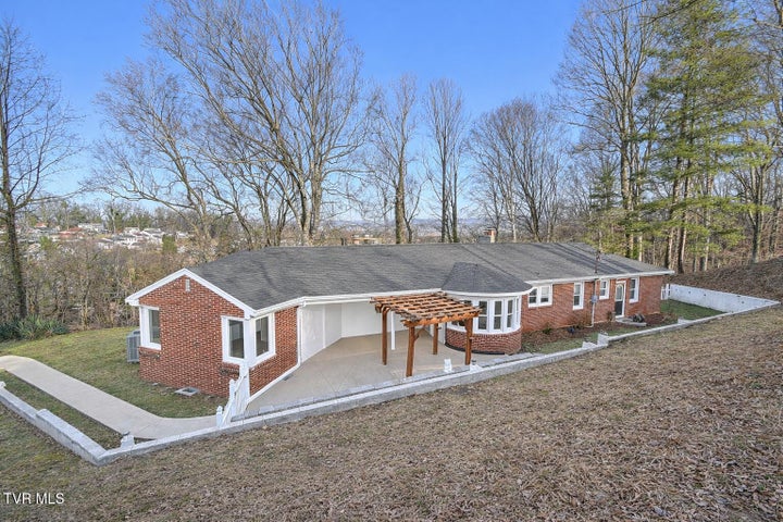 1st photo of 4212 Skyland Lane