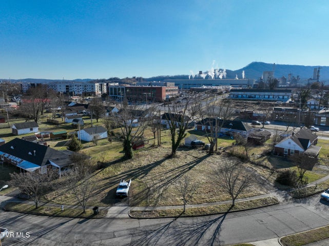 1st photo of 524 Sequoyah Drive