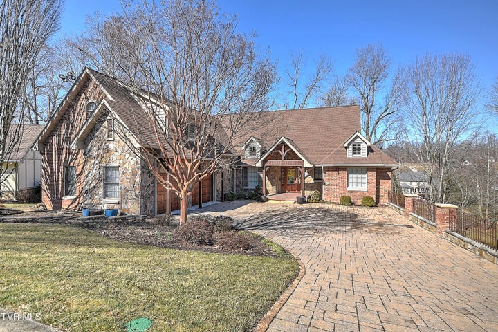 1st photo of 3016 Vicksburg Road