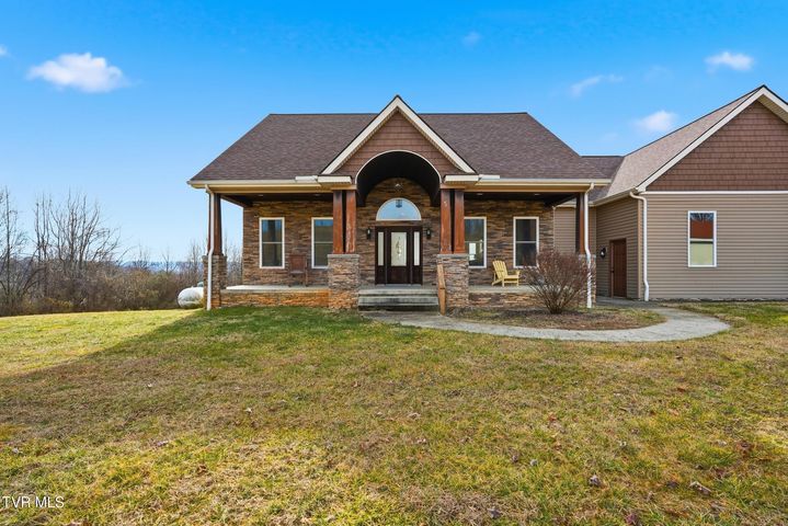 290 Spyglass Drive, Jonesville, Virginia 24263 // Apple.Re