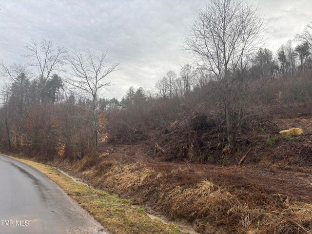 1st photo of 00 Houser 