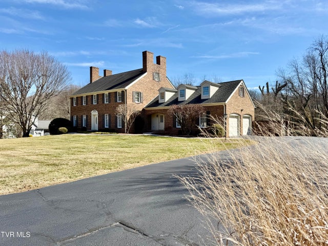 1st photo of 244 Roscommon Drive