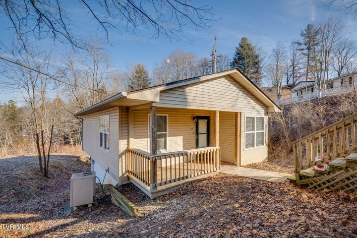 1st photo of 120 Ray Circle