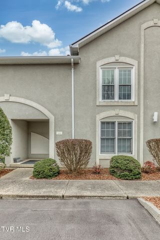 1st photo of 166 Bentley Parc 