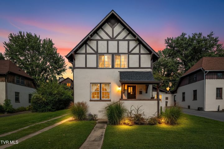 1st photo of 438 Sullivan Street